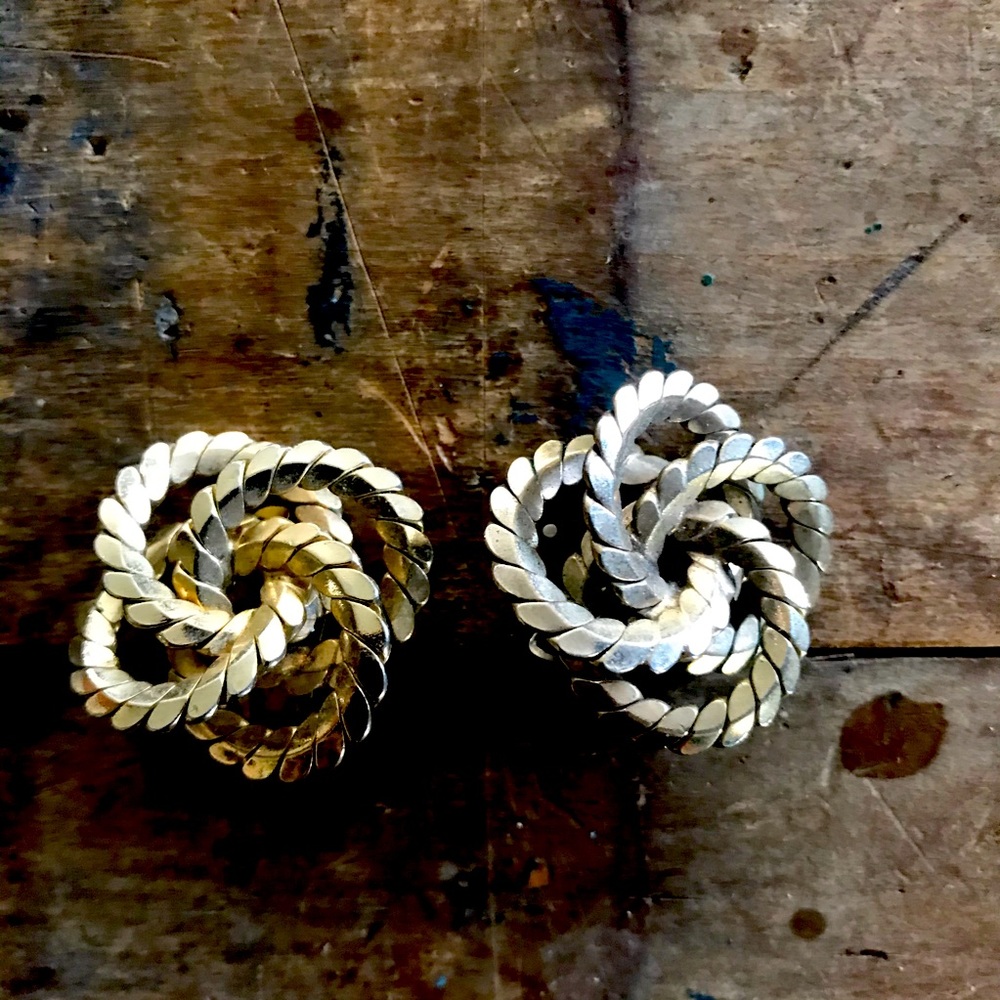 Vintage earrings gold tone chain circle clip on